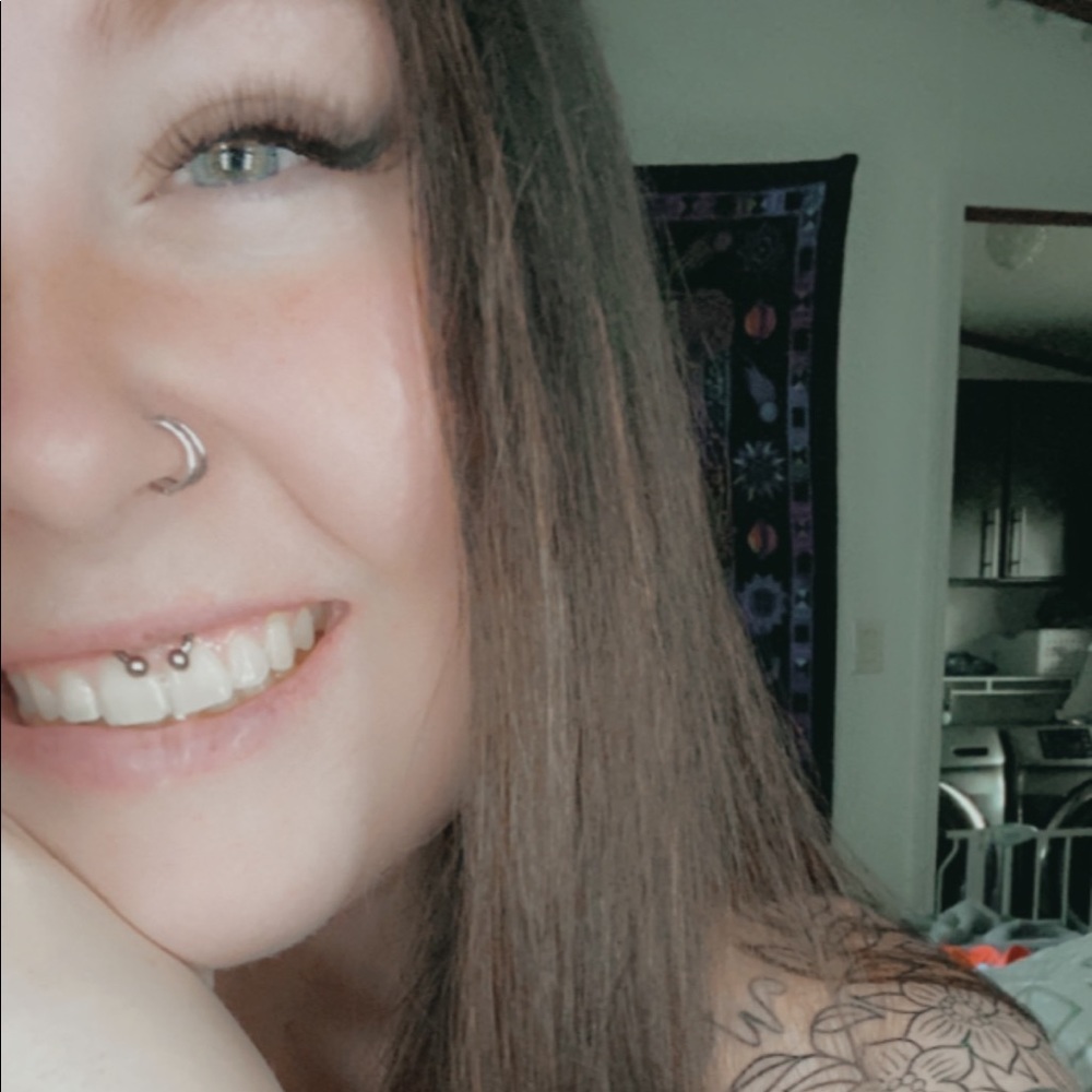 Meet your Posher, Kenzie
